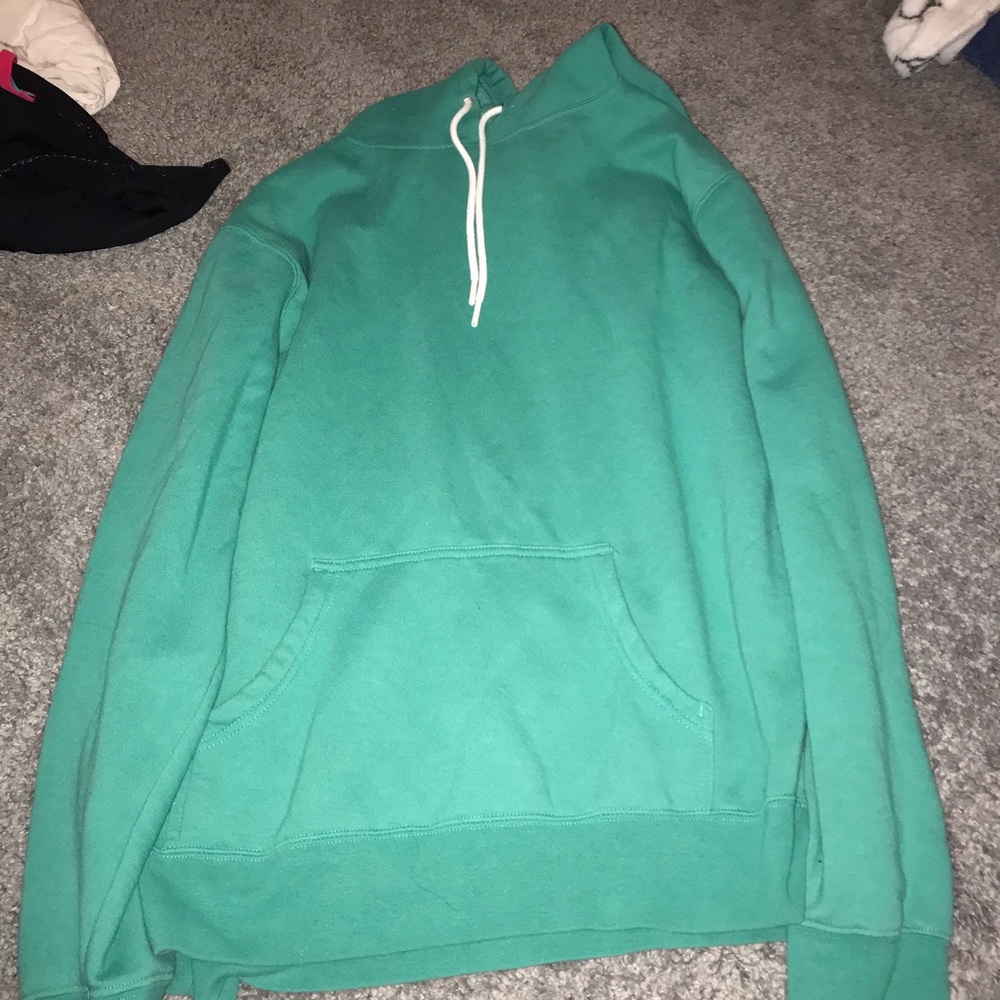 green plain sweatshirt